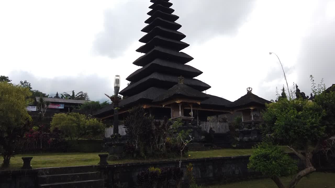 templo madre de bali besakih asia indonesia arquitectura piramidal hindú religiosa en la regencia de karangasem