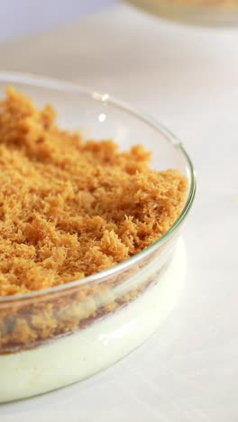 a chief prepare a cake, close up shot