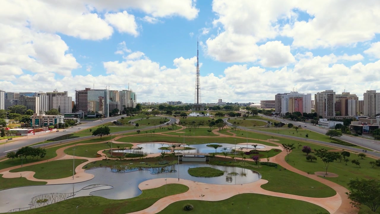 Imagens aéreas da Torre de TV em Brasília, Brasil