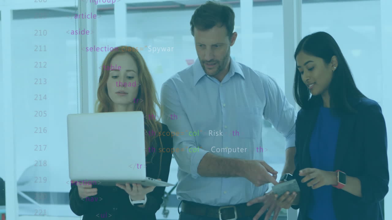 animación del procesamiento de datos sobre diversos colegas que discuten el trabajo en la oficina