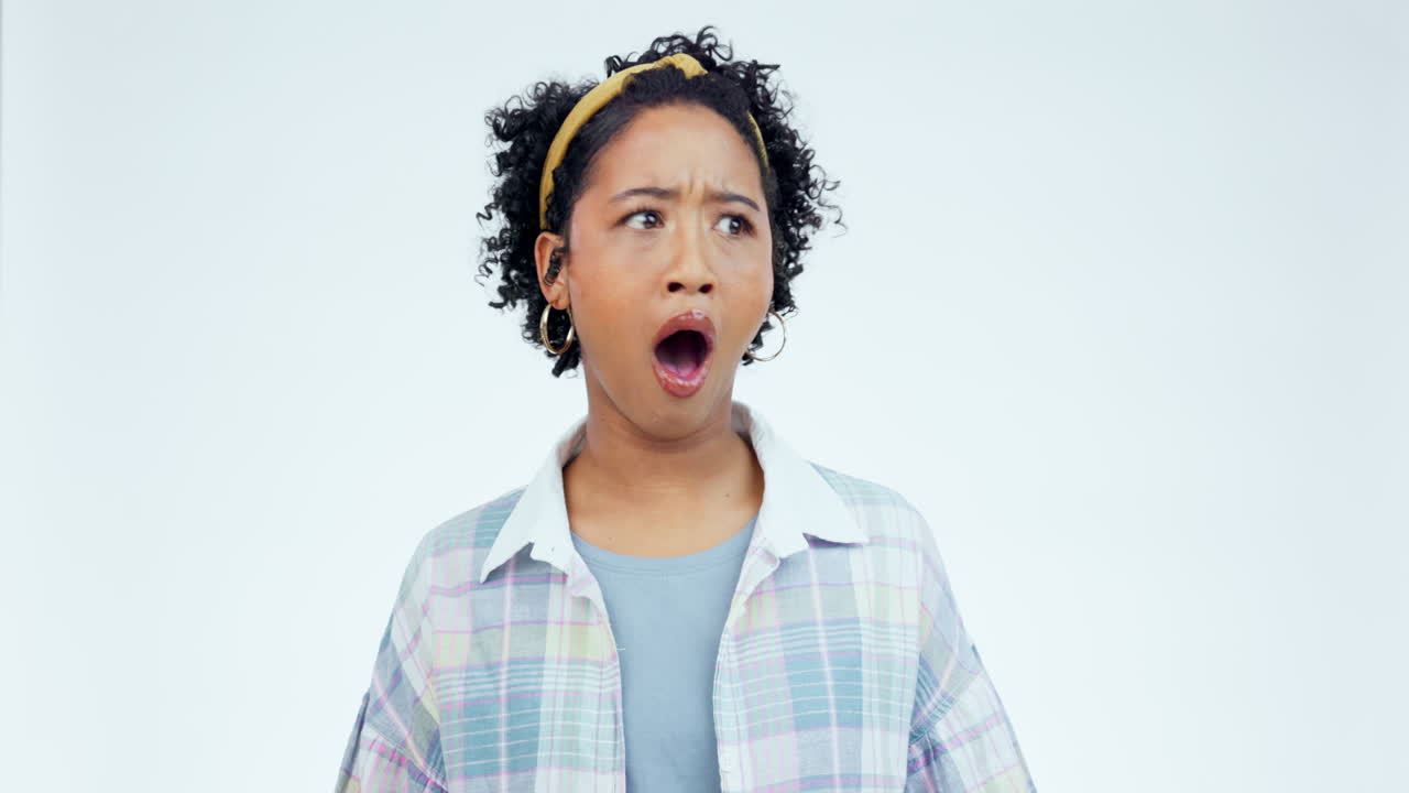 mujer, cara y sorpresa, anuncio