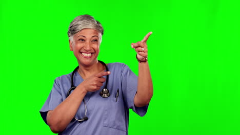 Green-screen-smile,-elderly-woman