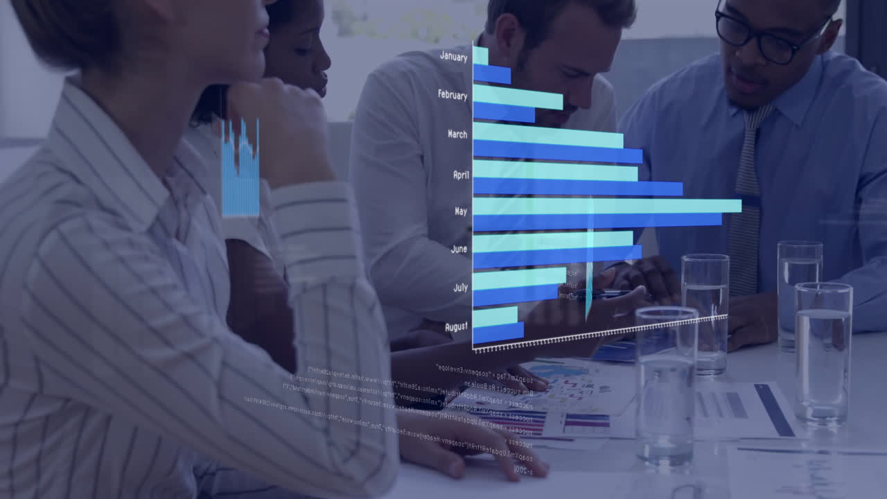 animación del procesamiento de datos financieros sobre diversas personas de negocios en la oficina