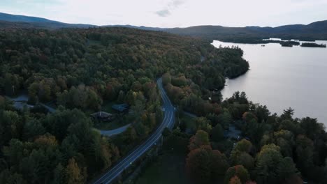 New-York-State-Route-28-On-The-Shore-Of-Blue-Mountain-Lake-In-New-York,-USA