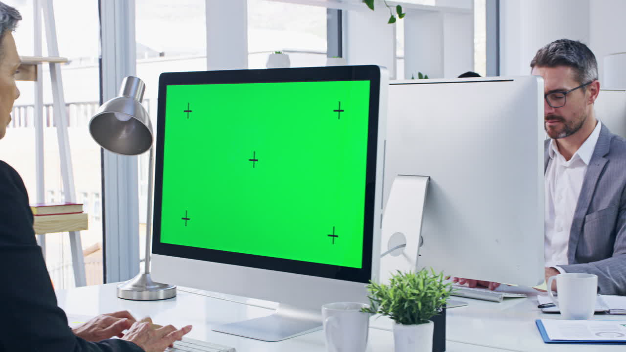 그들은 모두 그들의 일을 해야 합니다.