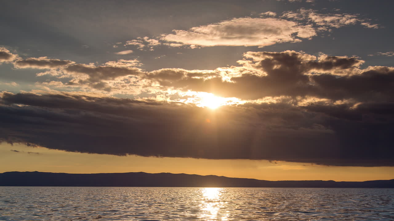 cres puesta de sol 4k 04