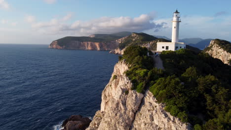 An-orbiting-shot-of-the-lighthouse-and-cliffs-of-Lefkada,-Greece