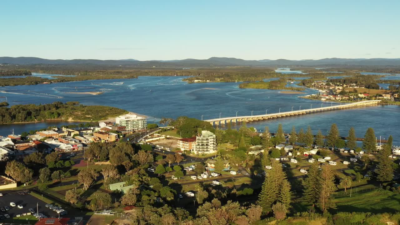 Forster town coast back