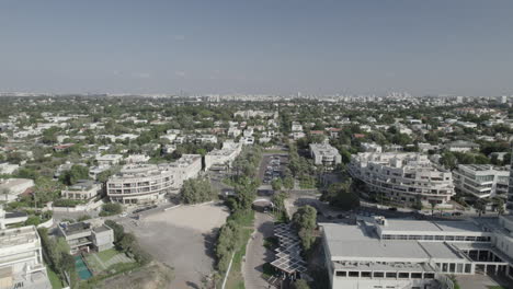 la entrada a la playa de hasharon en herzliya, israel - está cerca del barrio más caro de la ciudad - archivo d-log