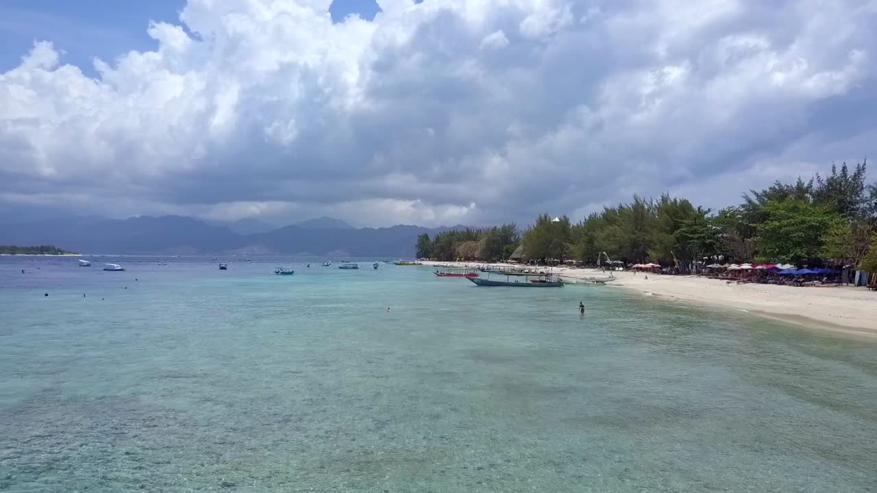 수영 선수 스노클링 모터보트