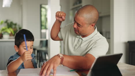 Hausaufgaben,-Mathe-Und-Vater-High-Five-Kind