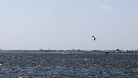 Single-person-learning-to-control-the-parachute-of-kite-board-in-near-Corpus-Christi-Texas