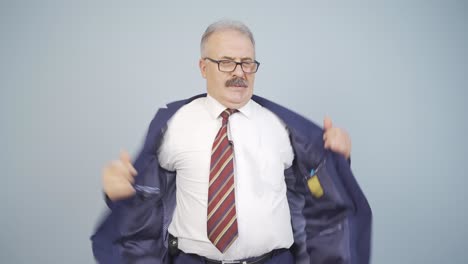 hombre de negocios abrumado por la temperatura del aire.