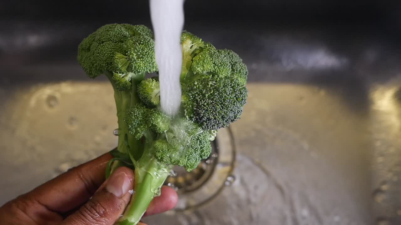 Lavare i broccoli