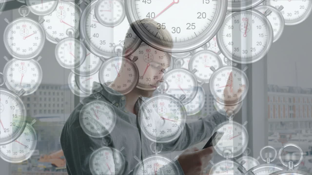 사무실에서 스마트폰을 사용하는 사업가에 대한 스워치 애니메이션, 시간 추적