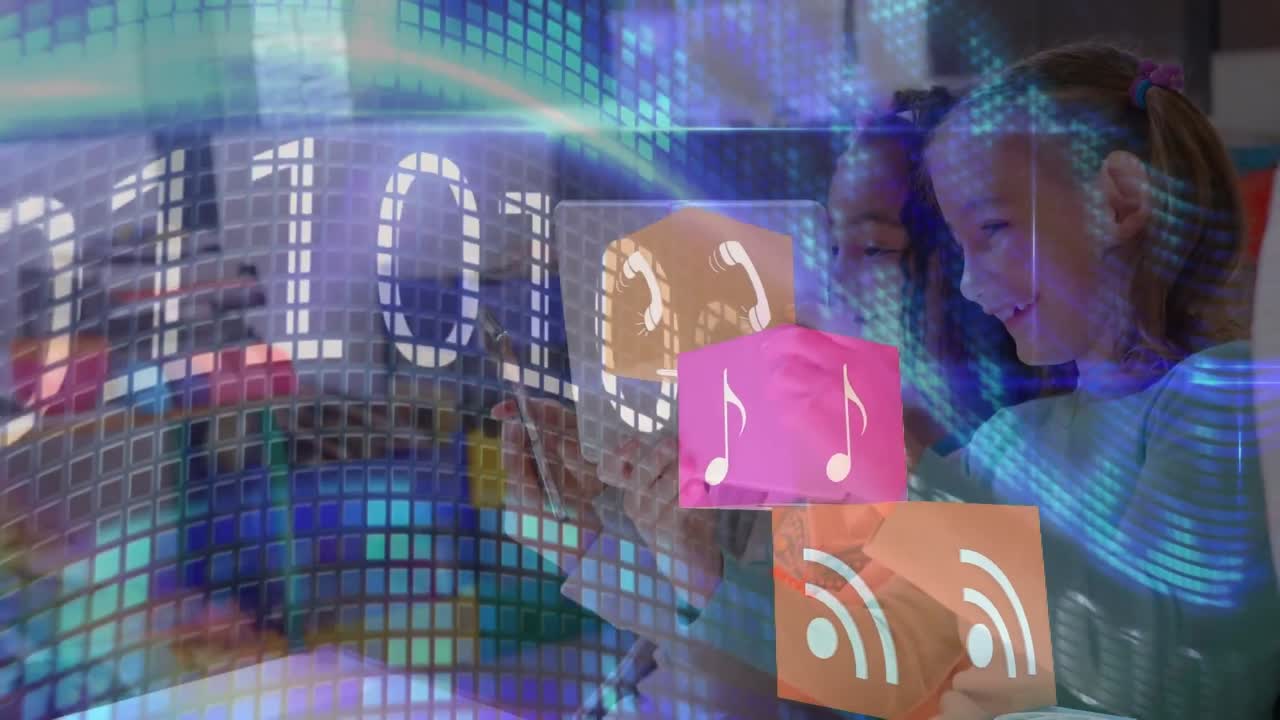 animación de iconos digitales y codificación binaria sobre niñas diversas que usan tableta digital en la escuela