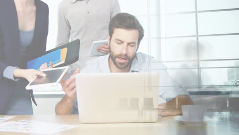 animación de diversas personas de negocios en la oficina sobre el paisaje urbano