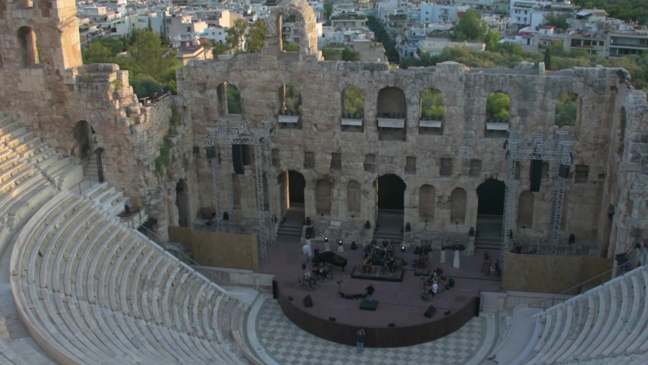 Yunanistan, Atina Akropolü'ndeki Herodes Atticus Odeonu'nun panoramik görünümü.
