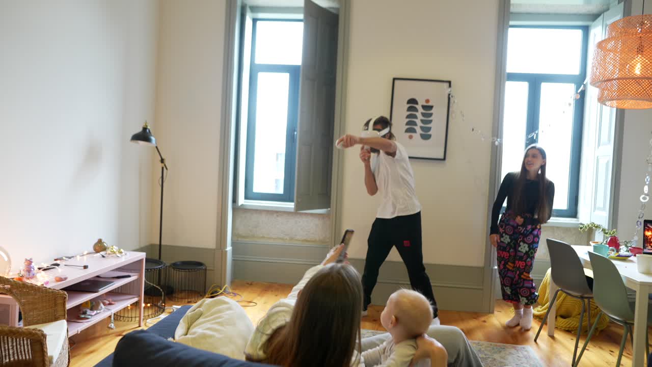 집에서 가족 즐거움