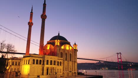 drone footage of ortakoy mosque on corona curfew days, oe1