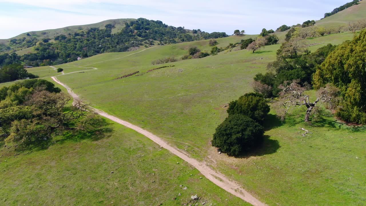 dramáticas rutas de senderismo montañosas: recorrido aéreo por el condado de marin