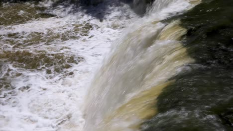 más allá del borde del circuito de ludlow falls