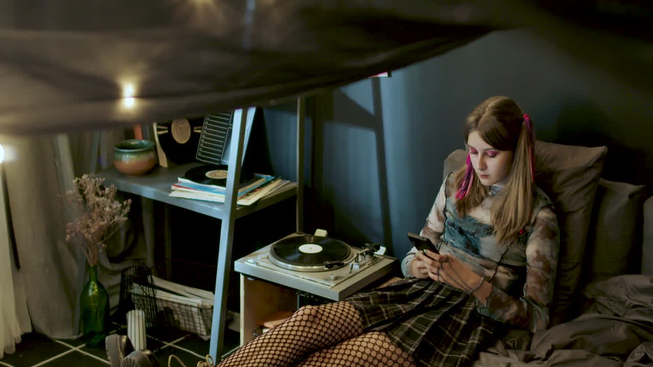 침실에 있는 소녀