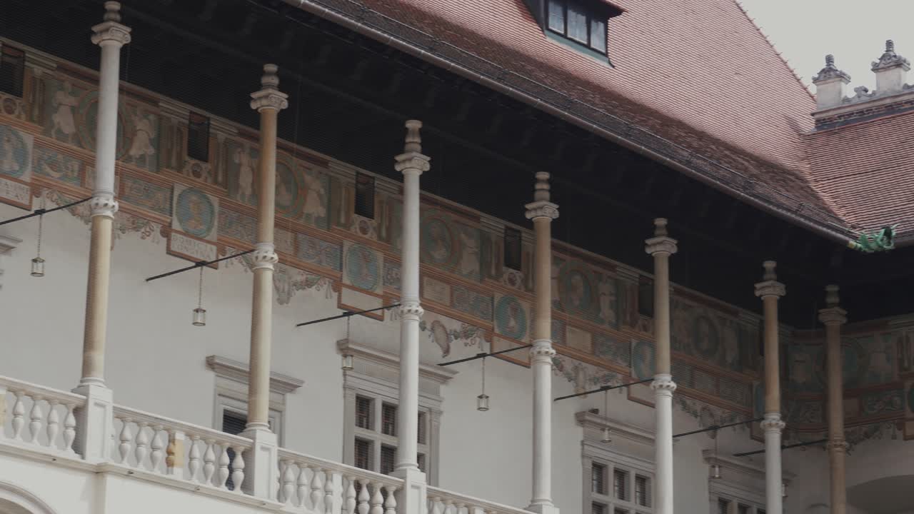 폴란드 크라쿠프의 바벨 성 내부 안뜰