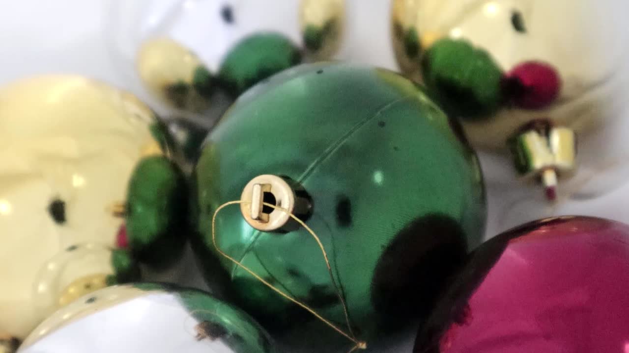 el baile de los adornos de navidad.