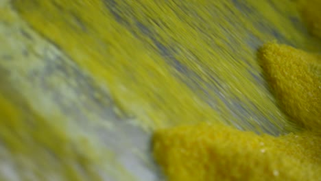 yellow sulfur particles fall in tires manufacture process