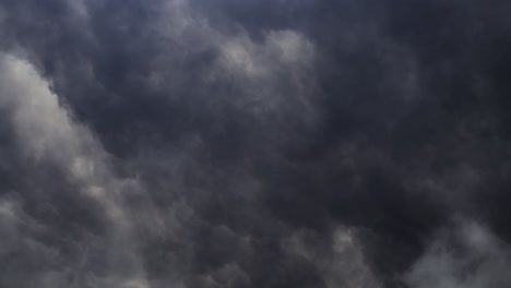 4k-Thunderstorm.-Lightning-in-the-night-sky