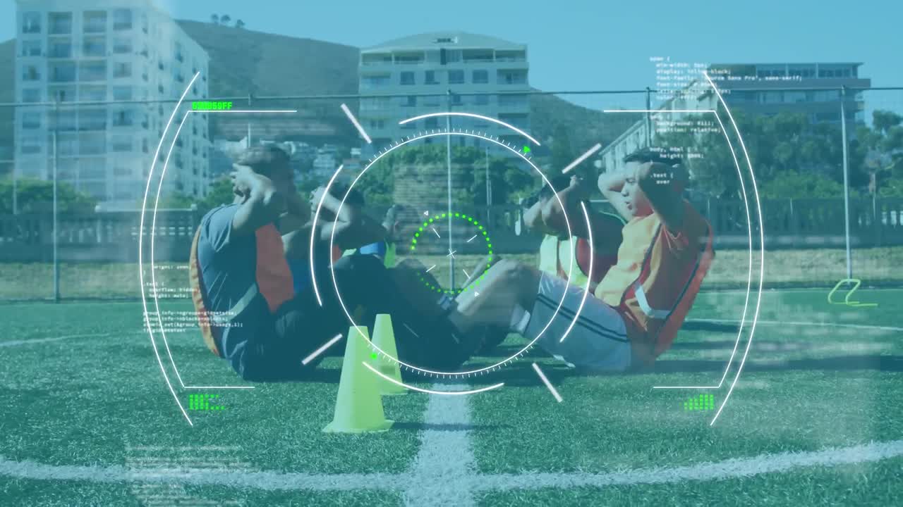 데이터 처리 및 범위 스캔 남성 축구 선수 팀이 크런치 운동을 수행하는 것