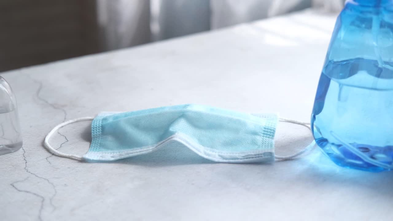 얼굴 마스크 및 소독 스프레이