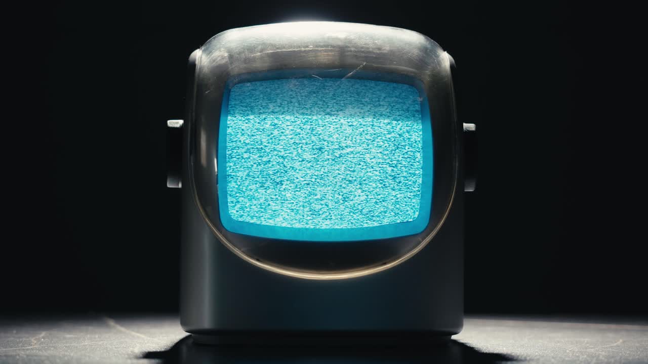 레트로 tv, 노스탈기적인 설정으로 빈티지 tv, 레트로 tv는 화면에 곡물을 표시합니다, 무서운 할로윈 밤 장치, 크로마 키 및 그린 스크린에 좋습니다.