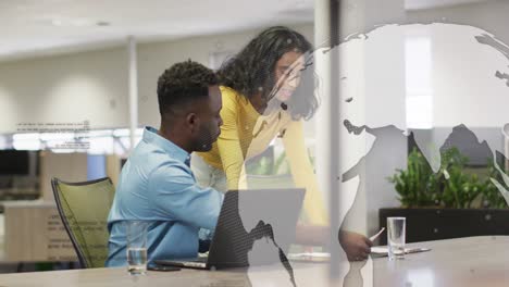 animación del mapa del mundo y procesamiento de datos sobre diversas personas de negocios