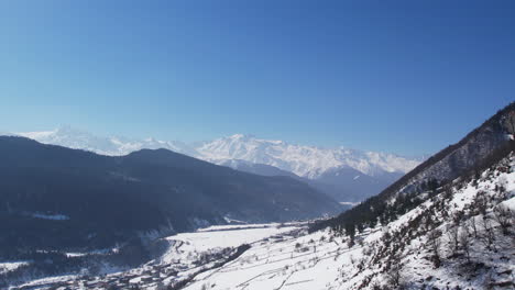 Winterdrohnenflug-über-Mestia---Georgia