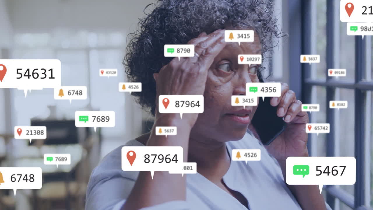 mujer preocupada en el teléfono con la ubicación y los iconos de notificación animación sobre ella
