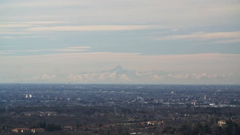 Paisaje-De-Lombardía,-Italia-Y-Monte