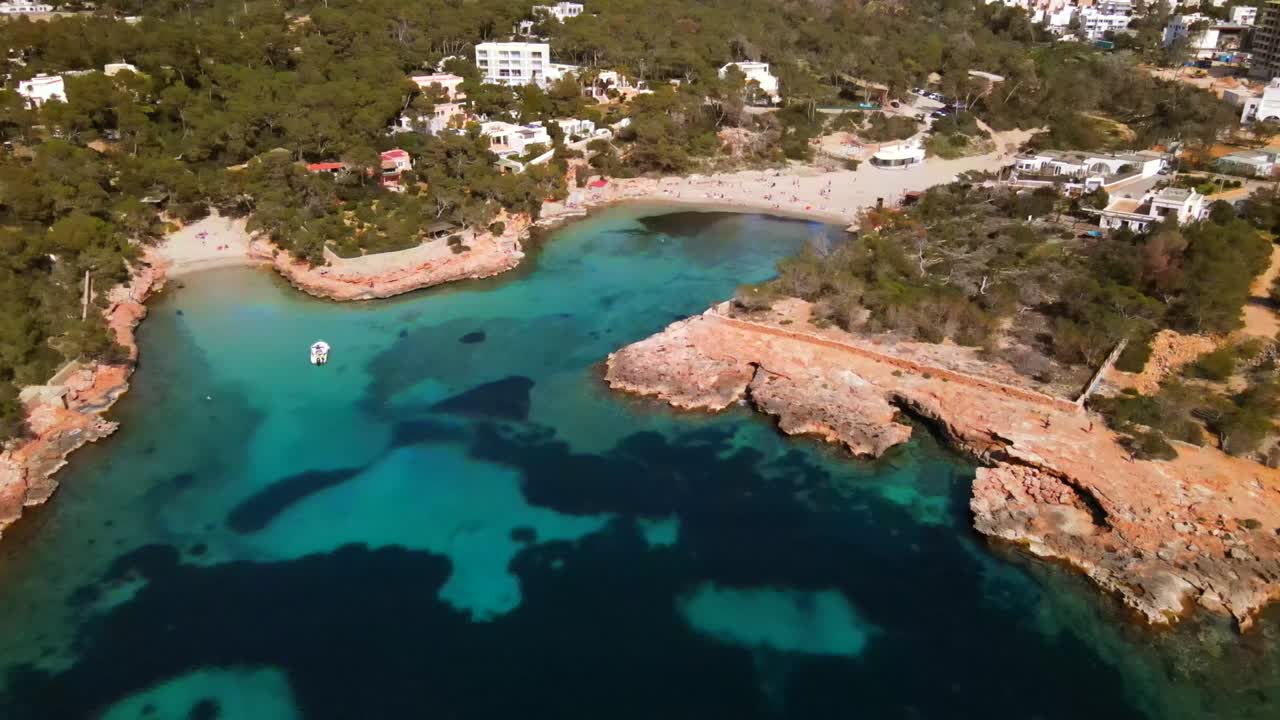 praias de cala gracio e cala gracioneta em ibiza, espanha