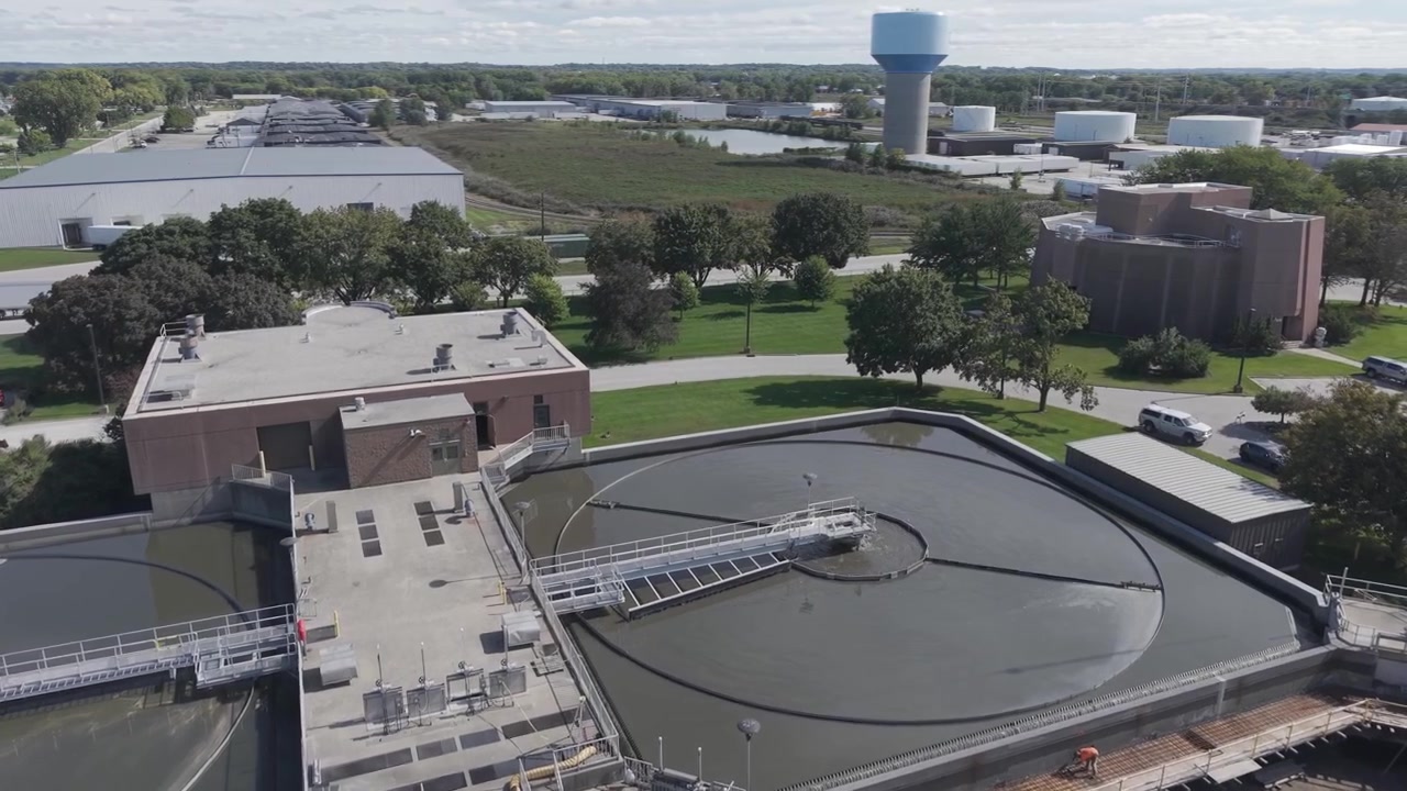 The Green Bay Metropolitan Sewerage District. It treats an average of about 30 to 41 million gallons of wastewater per day for the city of Green Bay, Wisconsin, and surrounding communities.