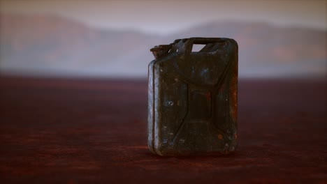 un recipiente de combustible oxidado en el viejo desierto