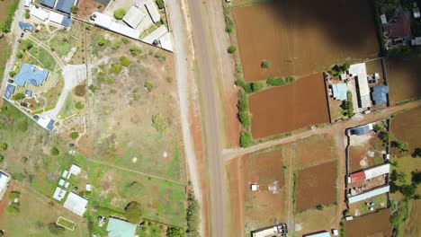 Ländliche-Siedlungen-In-Afrika,-Grüne-Landwirtschaftsbetriebe,-Kenia-Häuser,-Arme-Siedlung-Afrika,-Ländliche-Häuser-In-Kenia