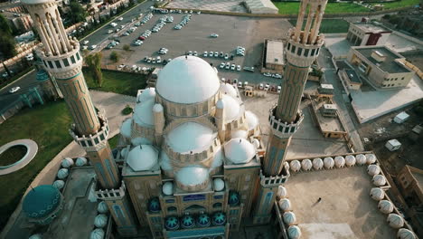 mosque of jalil al - khayyat arbil a fly-cam shot from the dome of the mosque