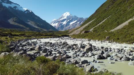 Mount-Cook-En-El-Día-De-Verano-De-Nueva-Zelanda