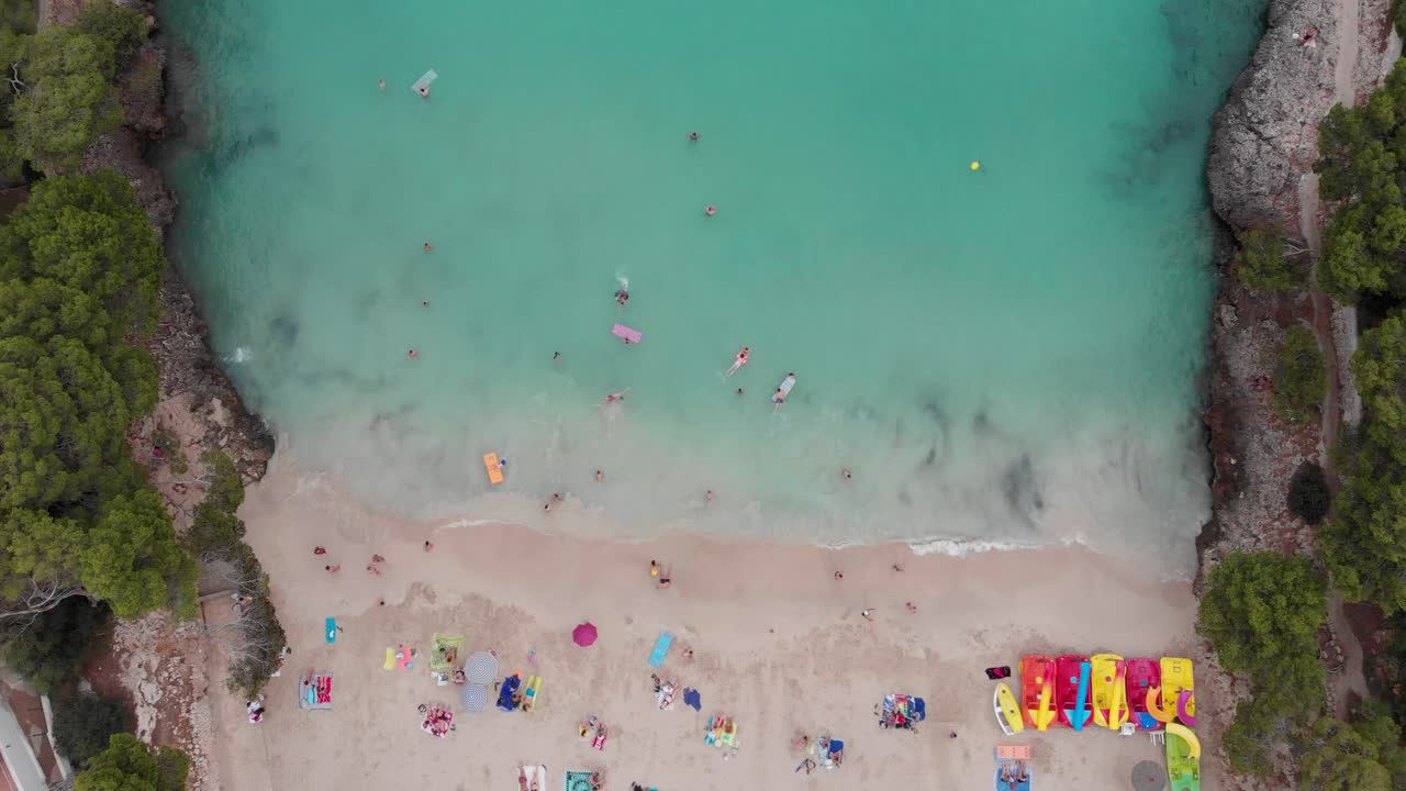 españa mallorca cala gran playa drone dispara a 4k 24fps y con yi 4k+ a 4k 60fps