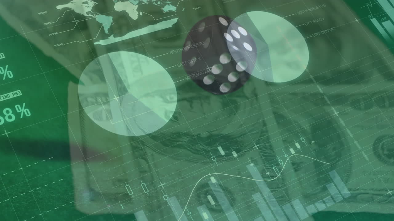 animación del procesamiento de datos financieros sobre dados y billetes de dólares estadounidenses en fondo verde
