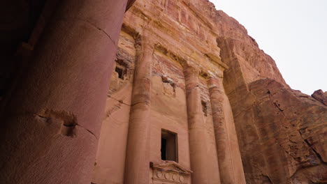 revelan las ruinas de la antigua ciudad de petra, jordania