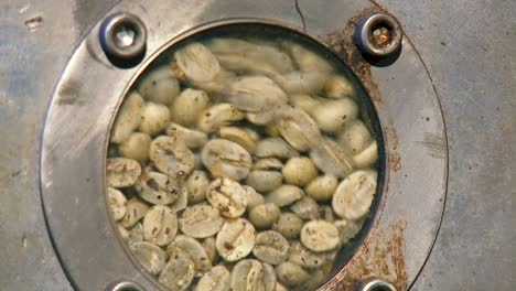 tostar y tostar granos de cafe