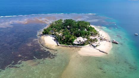 Drone-Aéreo-Vacaciones-Snorkel-Buceo-Playa-Lugar-Con-Arrecife-De-Coral-Claro-En-La-Isla-Escondida-Mele-Puerto-Vila-Vanuatu-Islas-Del-Pacífico-4k