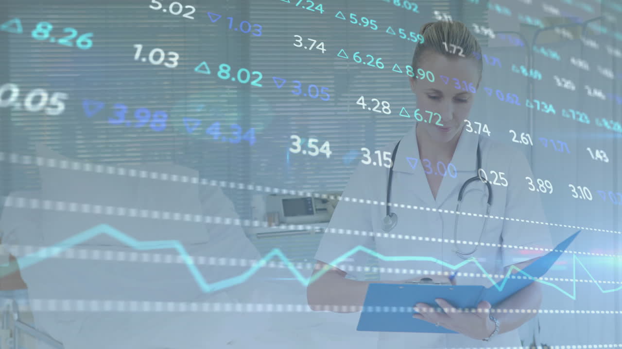 animación del procesamiento de datos sobre una doctora caucásica